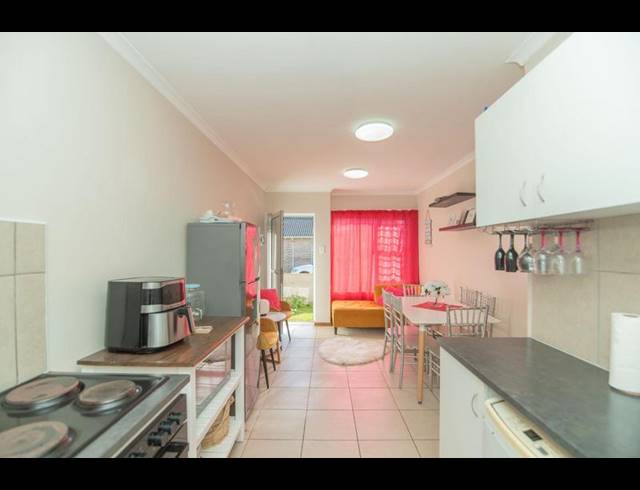 2 BEDROOM TOWNHOUSE FOR SALE IN FAIRVIEW